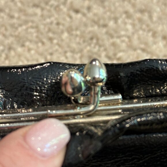 VTG Black Convertible Clutch Bag Metal Kissing Clasp & Strap Ruffle Faux Leather - Picture 3 of 12